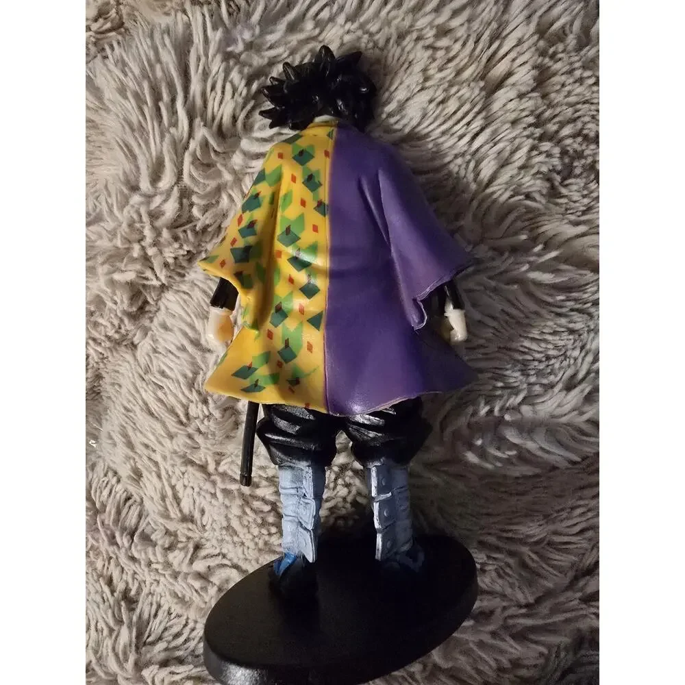 Demon Slayer: Kimetsu no Yaiba Bandai Grandista Giyu Tomioka Figure 5.5